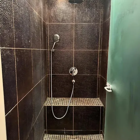 Schoenste Donaulage Mit Terrasse 2 דירה נוי-אולם